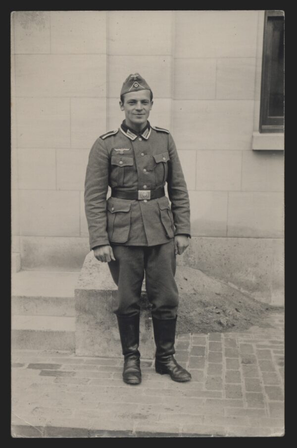 orig. Foto von 1940, deutscher Soldat in Chantilly , Frankreich
